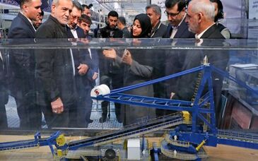 بازدید رئیس جمهور و جمعی از اعضای دولت از نمایشگاه «پیشگامان پیشرفت»