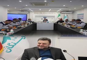 حمیدرضا عقاب نشین؛ معاون فروش و خرید مواد اولیه/هادی مومنی، معاون خرید تجهیزات، ماشین الات، قطعات و قراردادها