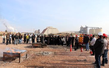 بازدید دانشجویان دانشگاه آزاد جاجرم از معدن بوکسیت، کارخانه آلومینا و تولید شمش آلومینیوم به مناسبت هفته پژوهش