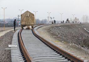گزارش تصویری از ‌‌عملیات اجرایی پروژه راه‌آهن رشت - کاسپین با ریل ذوب آهن اصفهان