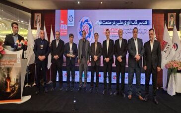 تندیس تاب‌آوری ملی به فولاد مبارکه و فولاد خوزستان اهدا شد