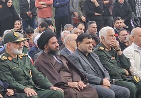 حضور مدیر عامل شرکت فولاد اکسین خوزستان به همراه جمعی از مسئولین شرکت در مراسم تشییع شهید گمنام در منطقه باهنر اهواز