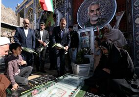 در جریان سفر به استان کرمان صورت گرفت؛ادای احترام مدیرعامل شرکت ملی صنایع مس ایران به مقام والای شهید حاج قاسم سلیمانی