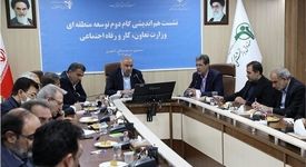ضرورت تقویت بنادر خشک و انتقال بار به داخل سرزمین برای کاهش هزینه‌های ترخیص و رونق مناطق کمتر توسعه‌یافته

