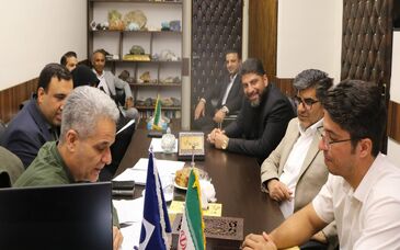 بازدید مدیر منابع انسانی، آموزش و پشتیبانی ایمیدرو از مرکز تحقیقات مواد معدنی یزد