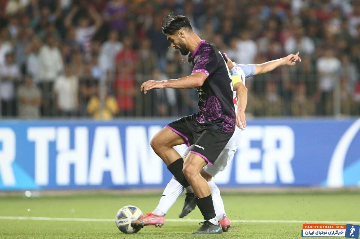 مدیر برنامه های هافبک پرسپولیس: رضا اسدی با استقلال قرارداد بهتری می بست