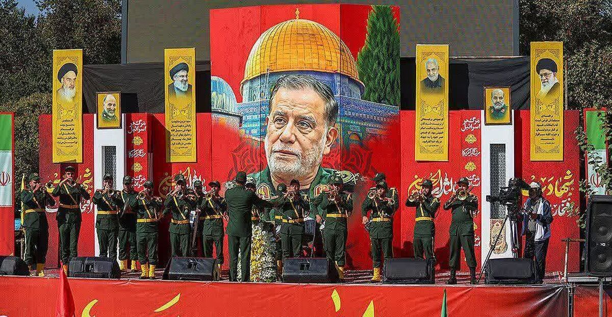 مراسم تشییع پیکر سردار شهید نیلفروشان در اصفهان برگزار شد/سنگ تمام نصف جهان برای علمدار مقاومت