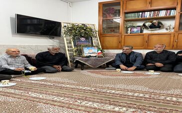 دیدار مدیرعامل شرکت فرآوری معدنی اپال کانی پارس با خانواده معظم شهید مدافع وطن سرهنگ مرتضی ابراهیمی 
