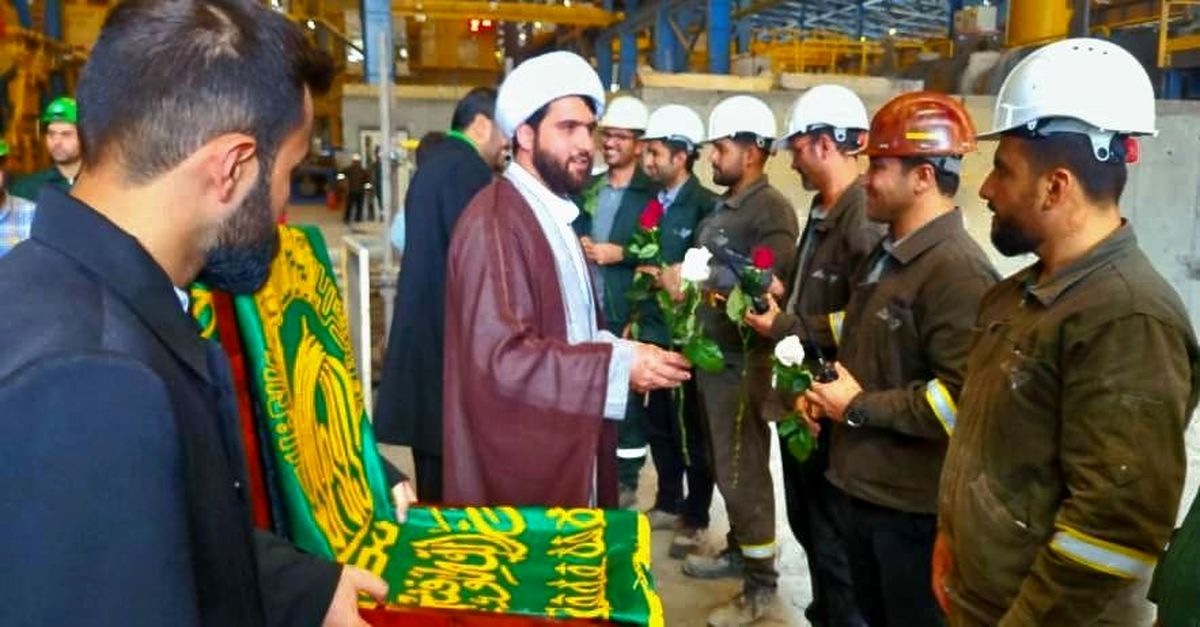 روز کارگر با عطر زیارت؛ پرچم سبز رضوی مهمان کارکنان مجتمع فولاد غدیر نیریز شد