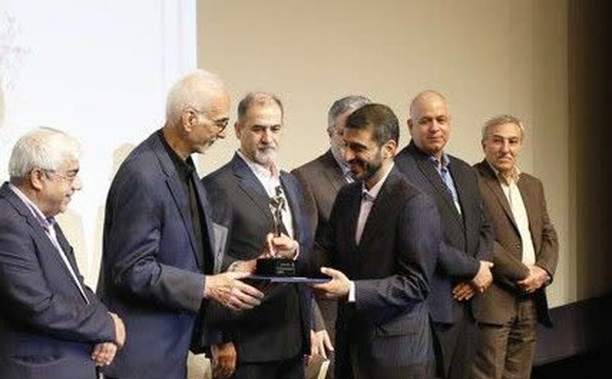 مدیرعامل فولاد مبارکه «مرد سال فولاد ایران» شد