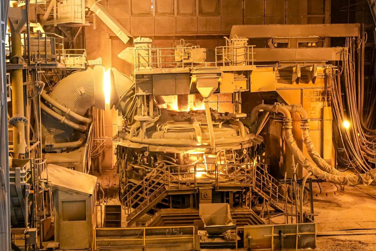در شش‌ماهه نخست سال 1404 و با وجود محدودیت‌های انرژی محقق شد؛ ثبت رکورد بی‌سابقه تولید ذوب در فولاد هرمزگان