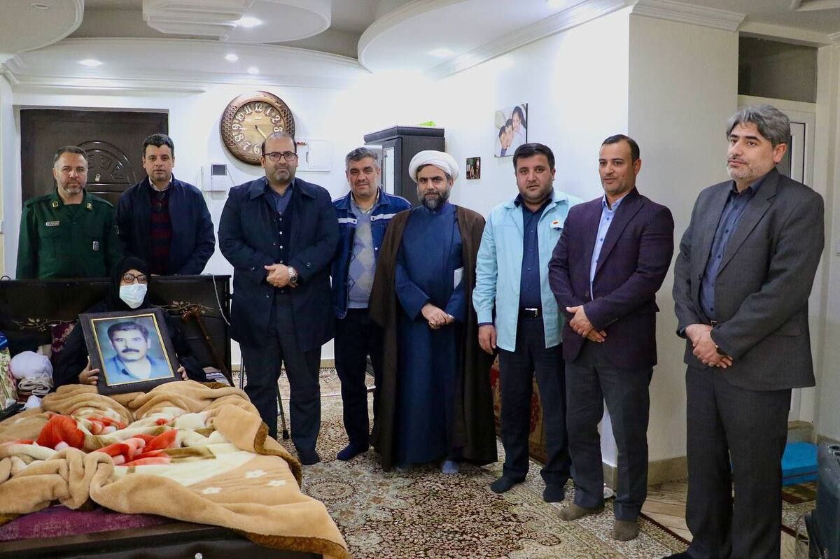 دیدار مدیرعامل فولاد خوزستان با خانواده معظم شهدا