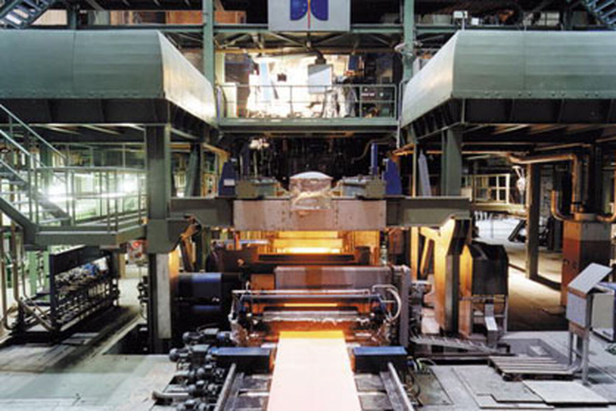 فولاد در سربالایی نفس‌گیر