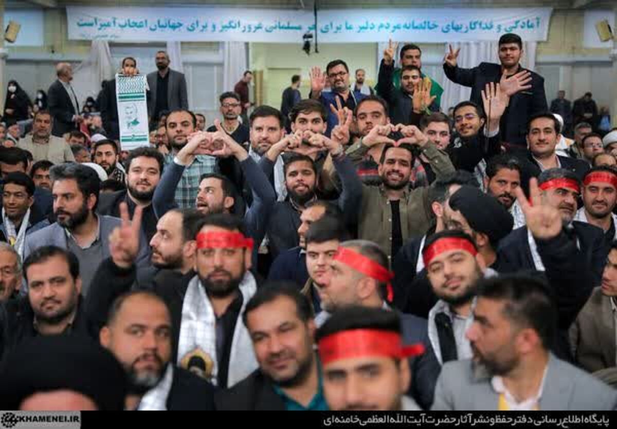 دیدار مدیرعامل و کارکنان فولاد اکسین خوزستان با رهبری