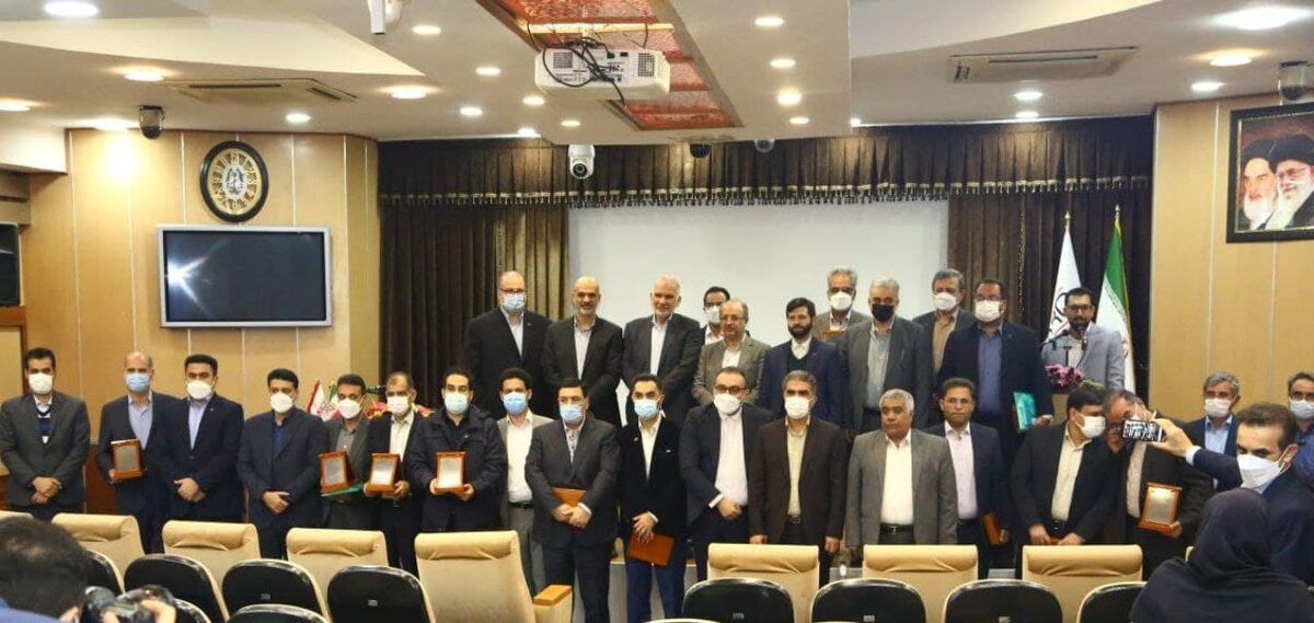 تقدیر از 27 شرکت در هشتمین جایزه ملی بهره وری معادن و صنایع معدنی ایران