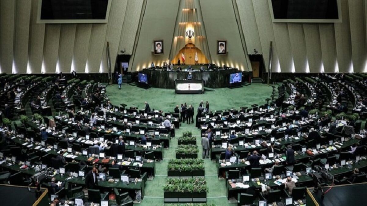عملیات احداث محور مواصلاتی ورزنه به ندوشن یزد با مشارکت ایمیدرو در حال انجام است

