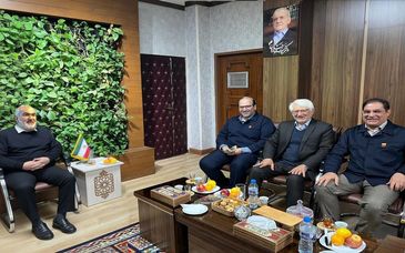 دیدار مدیرعامل با استاندار خوزستان و ارائه گزارش طرح‌های ملی شرکت