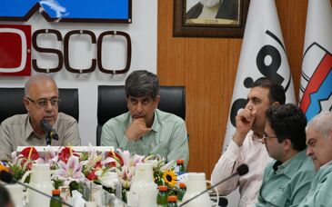 استاندار هرمزگان در جلسه پایش وضعیت شرکت فولاد هرمزگان: استانداری تمام‌قد در خدمت توسعه و تکمیل زنجیره فولاد است