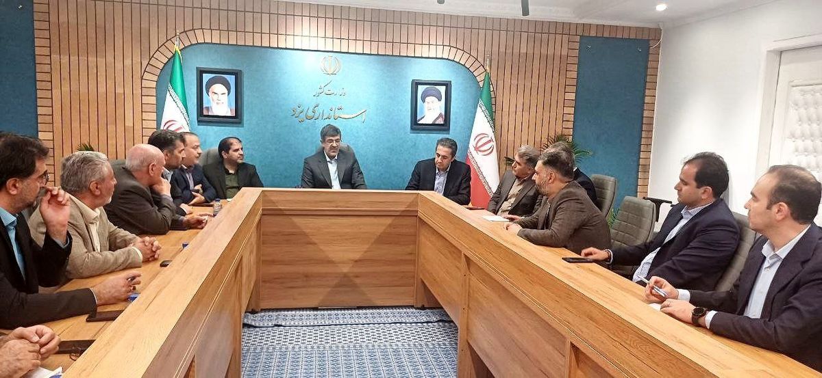 آقاجانلو اعلام کرد: همکاری نهادهای اجرایی و بخش خصوصی از الزامات توسعه معادن یزد/ تأکید استاندار بر نگاه عملیاتی برنامه های استان یزد