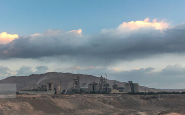  نصب بزرگ ترین سازه زیست محیطی کنترل آلاینده های صنعت فولاد استان زنجان در خرم دره