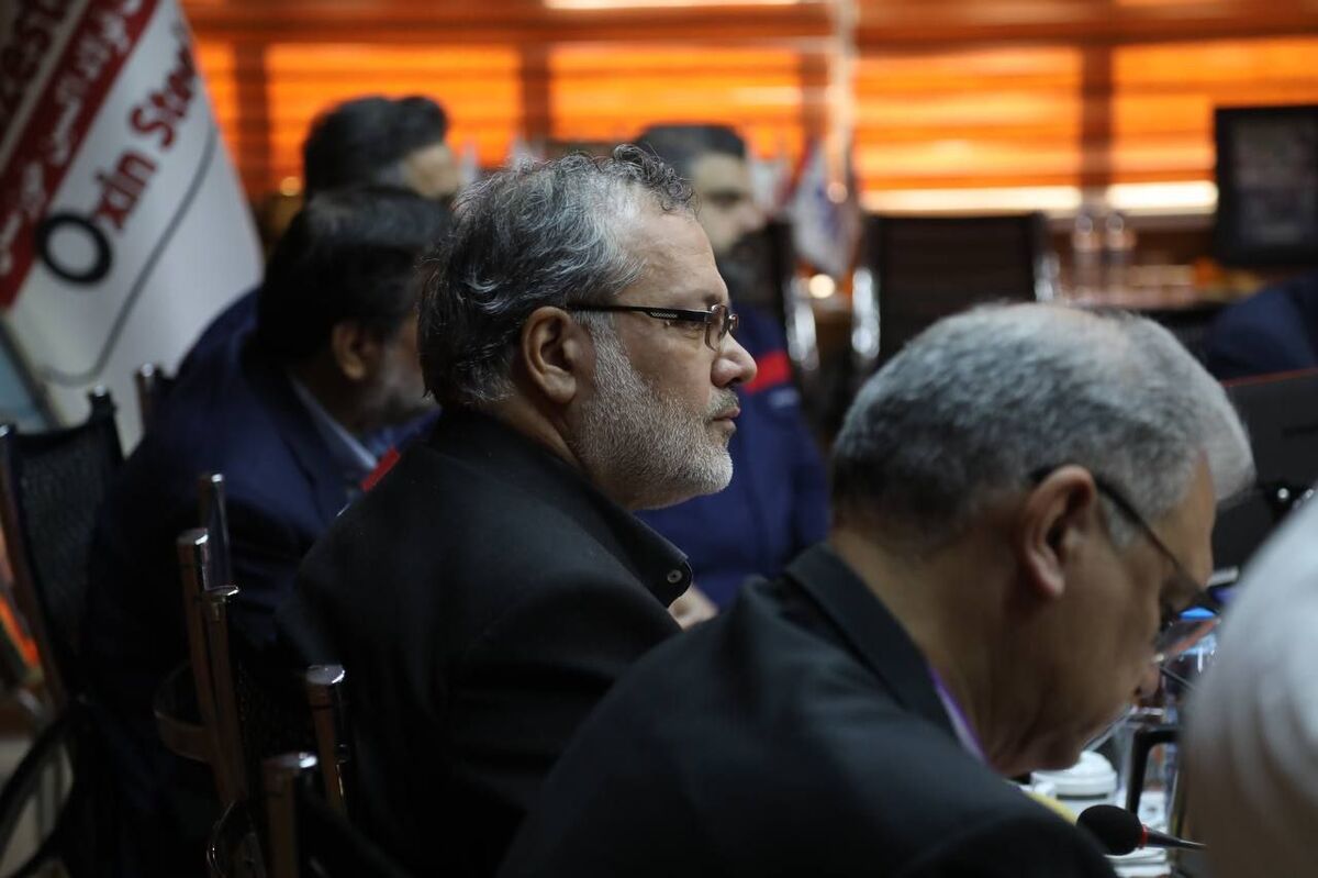 قائم مقام دانشگاه آزاد اسلامی کشور:فولاد اکسین خوزستان افتخار صنعت ایران است