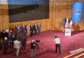 مرکز تحقیقات فرآوری مواد معدنی ایران برنده جایزه  در سطح  پیشروان بهره وری دوستاره شد