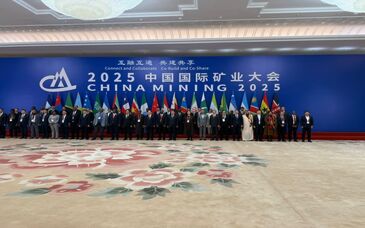 ۱۰ پیام جهانی سمیعی‌نژاد از چین؛ نمایش قدرت معدنی و صنعتی ایران در کنفرانس بین‌المللی معدنکاری