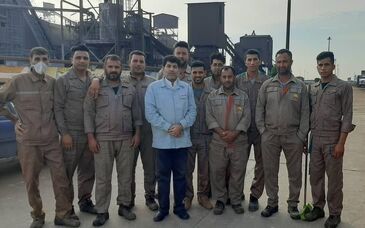 دیدار صمیمانه مهندس حکیمی مدیر منابع انسانی و امور اجتماعی با کارگران واحد بهسازی محیط
