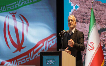 پزشکیان: کاری خواهیم کرد که مدارس دولتی بهترین مدارس شوند/ معادن باید کمک کنند

