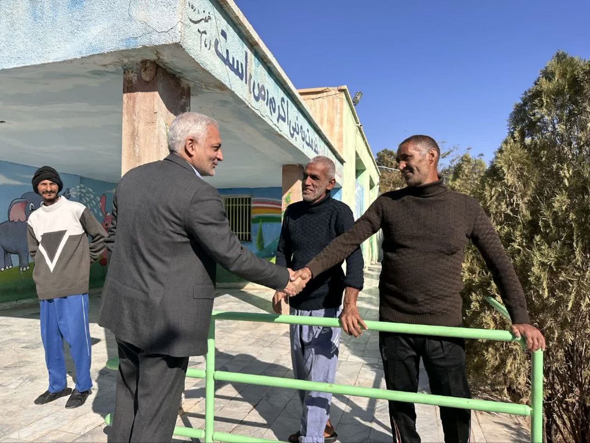 دیدار فرماندار خواف با معلولین بهزیستی؛ تصویری که دنیایی از مردانگی و مسئولیت‌پذیری را روایت می‌کند