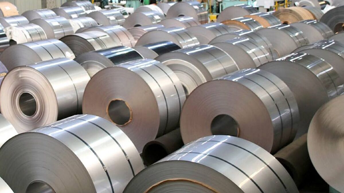 قطع برق مکرر فولادسازهای چین، قیمت سنگ آهن را کاهش داد