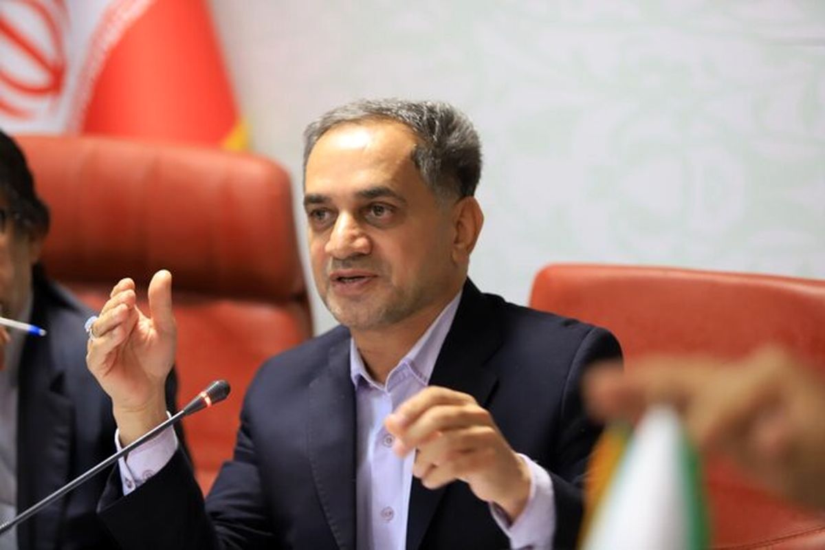 الزام قانونیِ انتقال دفاتر اصلی شرکت‌های معدنی به کرمان/ مردم استان نیازمند صدقه نیستند