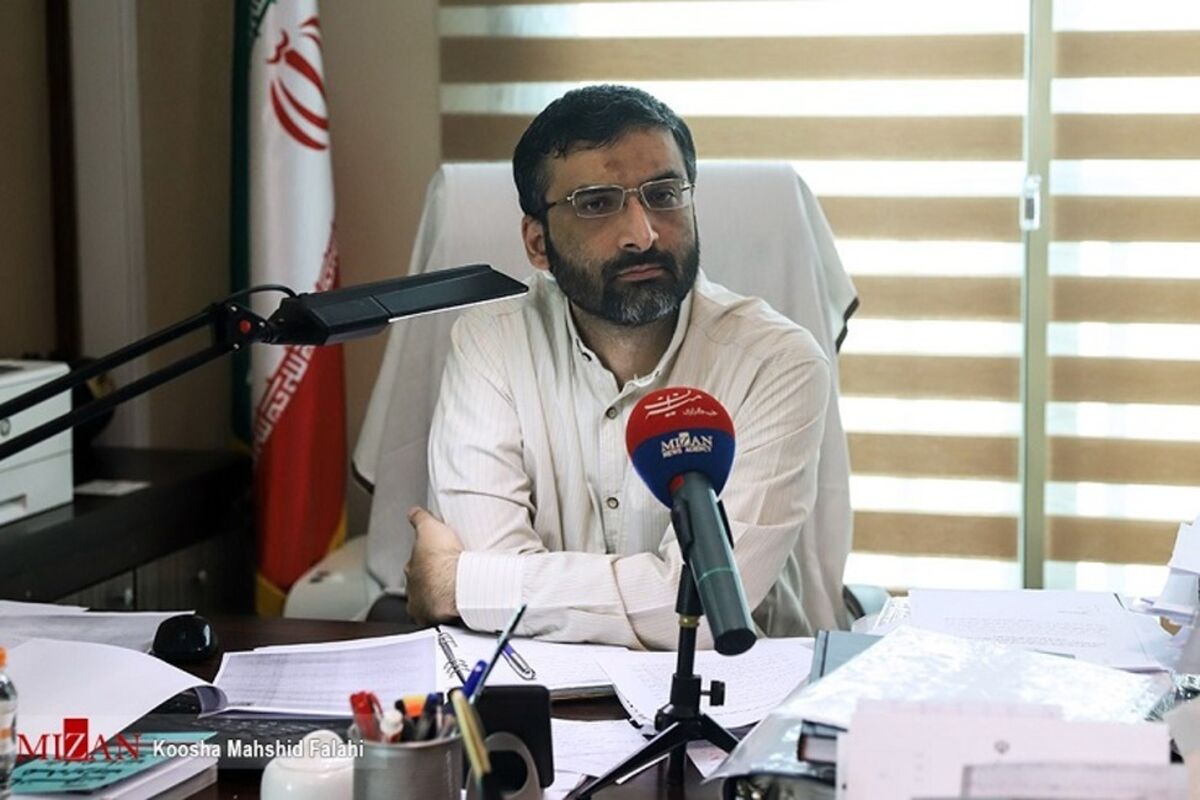 پرداختی متفاوت به ۲ کارمند با کیفیت کار مشترک ظلم است/ تبدیل وضعیت نیروهای شرکتی عدالت نیست/ در نظام اداری پول باید به ازای خدمت پرداخت شود/ شرکت در آزمون استخدامی باید ملاک استخدام باشد/ خلأ نظارت بر شرکت‌های پیمانکاری داریم