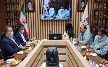نشست مدیران ارشد بانک ملی با مدیرعامل شرکت فولاد خوزستان