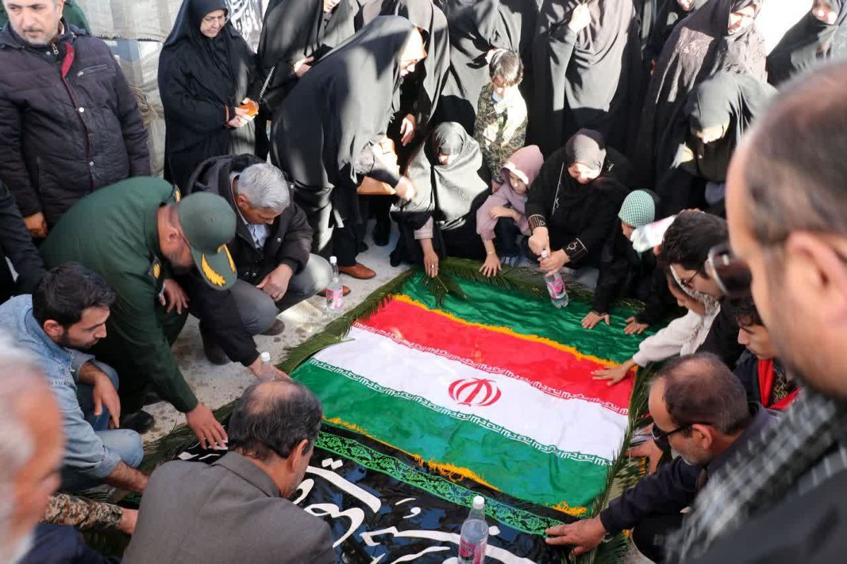 آیین سومین روز تدفین شهید گمنام در مجتمع آلومینای ایران برگزار شد