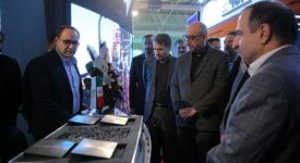 بازدید قائم‌مقام مدیرعامل شرکت سرمایه‌گذاری غدیر از غرفه شرکت فولاد غدیر نی‌ریز در نمایشگاه متافو