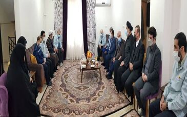  دیدار مدیرعامل شرکت فولاد خوزستان با خانواده شهید غلامحسین رحمانی و شهید عقیلی