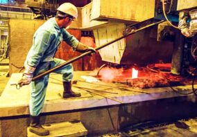  تاکید بازنشستگان و مستمری بگیران فولاد بر مطالبات خود
