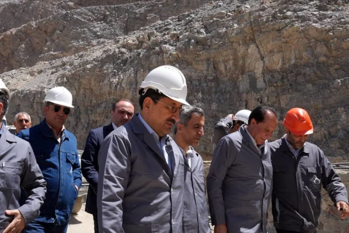 وزیر صمت در بازدید از اولین معدن گردشگری کشور:ظرفیت معدن انگوران مسیر توسعه استان را هموار می‌کند 