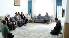 دیدار مدیرعامل شرکت آلومینای ایران و مسئولین شهرستان جاجرم با تعدادی از خانواده های معظم شهدا و ایثارگران عزیز به مناسبت گرامیداشت هفته دفاع مقدس