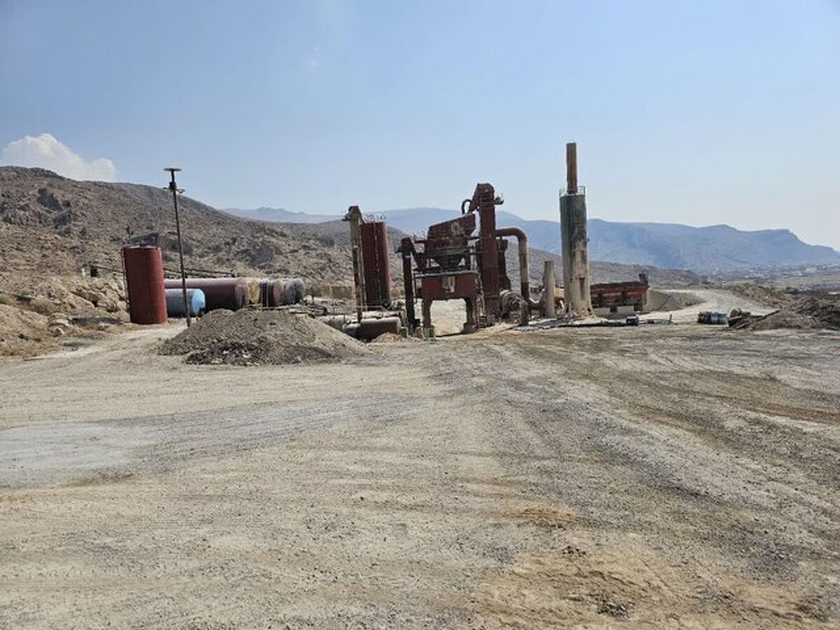 تعطیلی معدن کوه رحمت تخت جمشید قطعی است/ جابه‌جایی مصالح دپو شده در معدن

