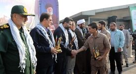 باید امروز با چشمان بیدار، اقدامات دشمن را رصد کنیم