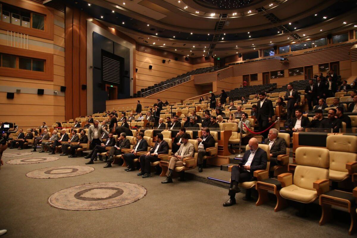 درخشش فولاد خوزستان در سمپوزیوم فولاد؛ از کارشناس برتر سال تا طرح برگزیده فولاد سبز
