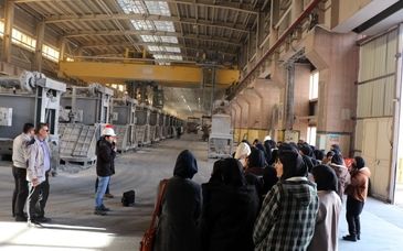 بازدید دانش‌آموزان مدارس پروین و سمیه شهرستان جاجرم از شرکت آلومینای ایران در قالب اردوی راهیان پیشرفت