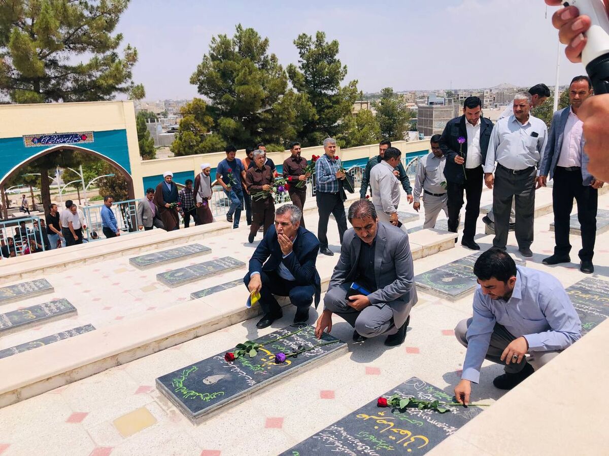 ادای احترام مدیرعامل شرکت ملی صنایع مس ایران به شهدای والامقام شهربابک