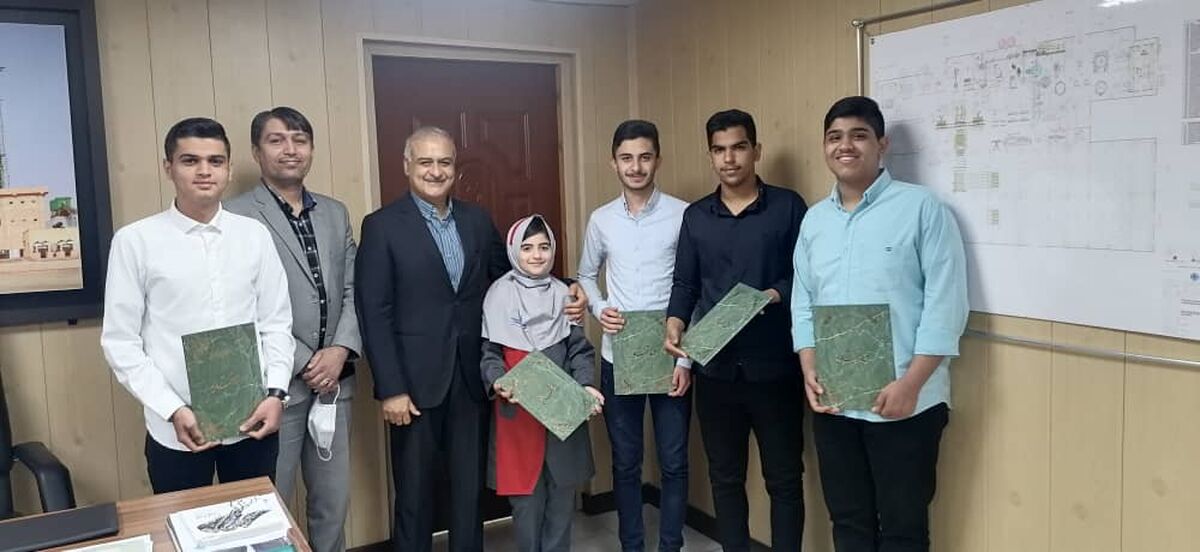 تقدیر و تشکر مدیر عامل فولاد شادگان از گروه پیشگامان