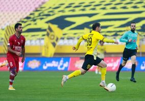 سپاهان با درخشش مهاجم سابق پرسپولیس صدرنشین ماند

