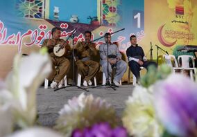 قاب یادگاری اتحاد اقوام ایرانی در فولاد خوزستان