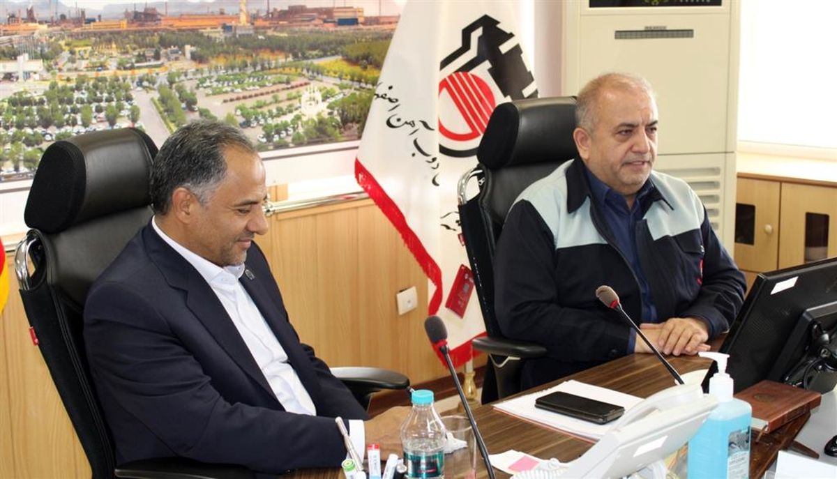 توسعه همکاریهای ذوبآهن اصفهان و بانک تجارت