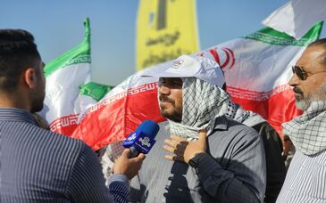 کارگران اکسین فرزندان انقلاب هستند / علاوه بر تولید در جبهه فرهنگی حاضر هستیم

